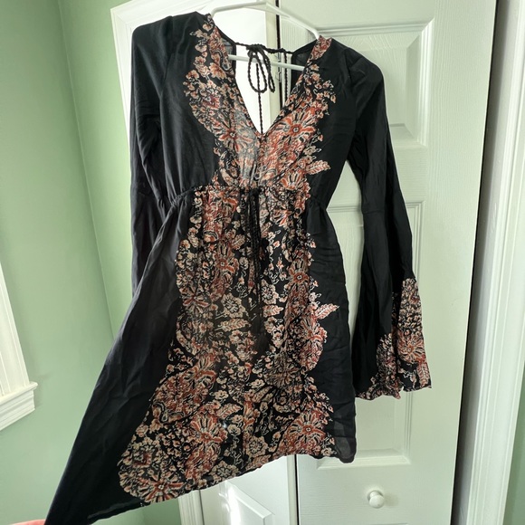 Navy Boho Dress with keyhole back and bell sleeves - Picture 2 of 4